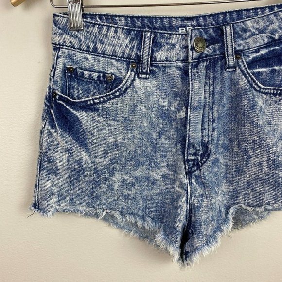 BDG High Rise Shorts 26 Acid Wash Dree Cheeky‎ Fray Hem 5 Pocket Denim - Picture 11 of 11